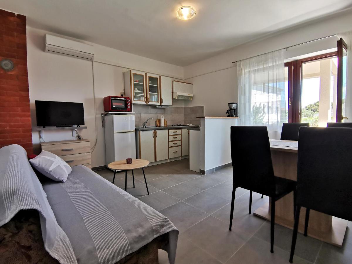Apartment Hramina Murter Esterno foto