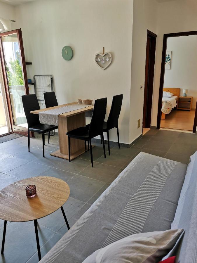 Apartment Hramina Murter Esterno foto